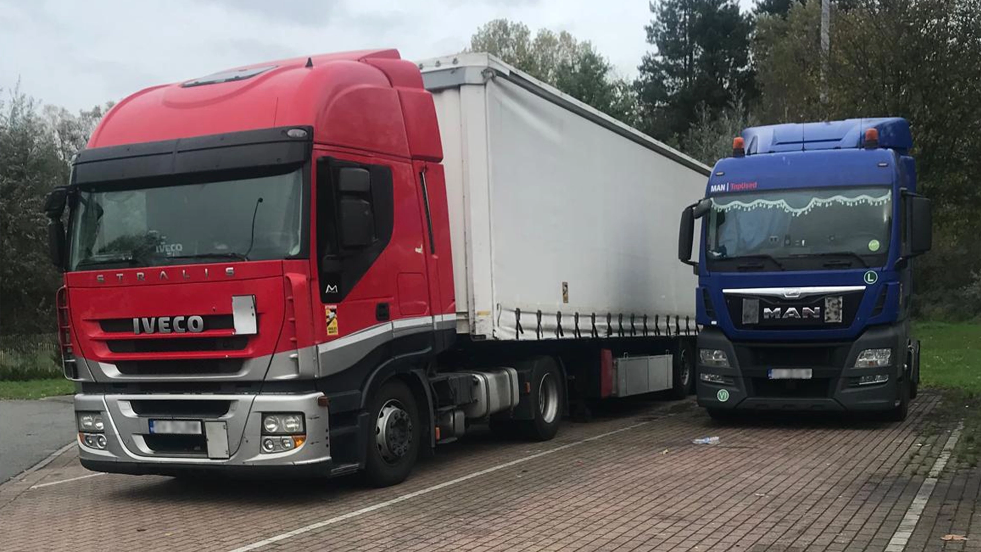 o mica parte din flota de ansamble pentru transport marfuri ale firmei Soldavid Speed